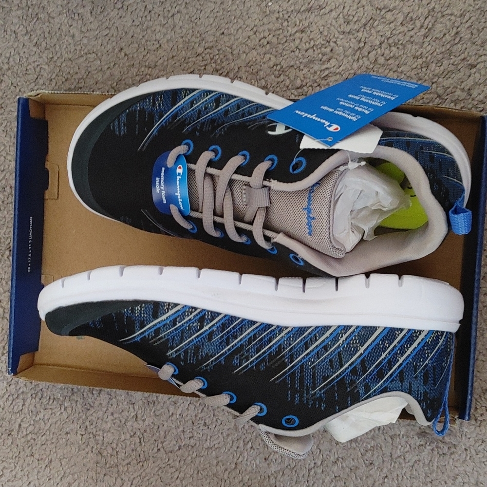 Shoes - Picture 2 of 3